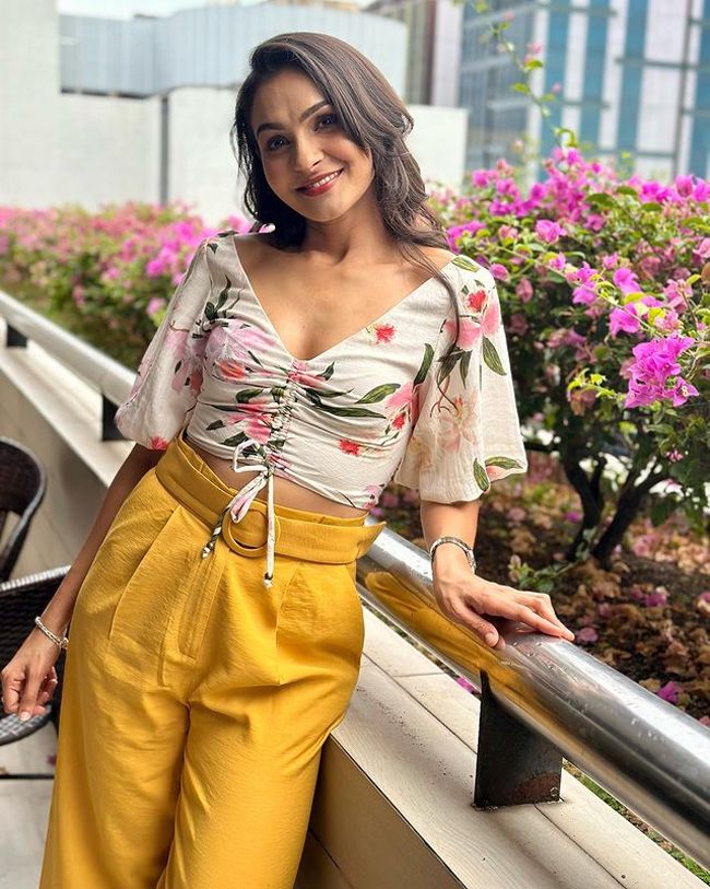 Rocking Clicks Of Andrea Jeremiah On Stage